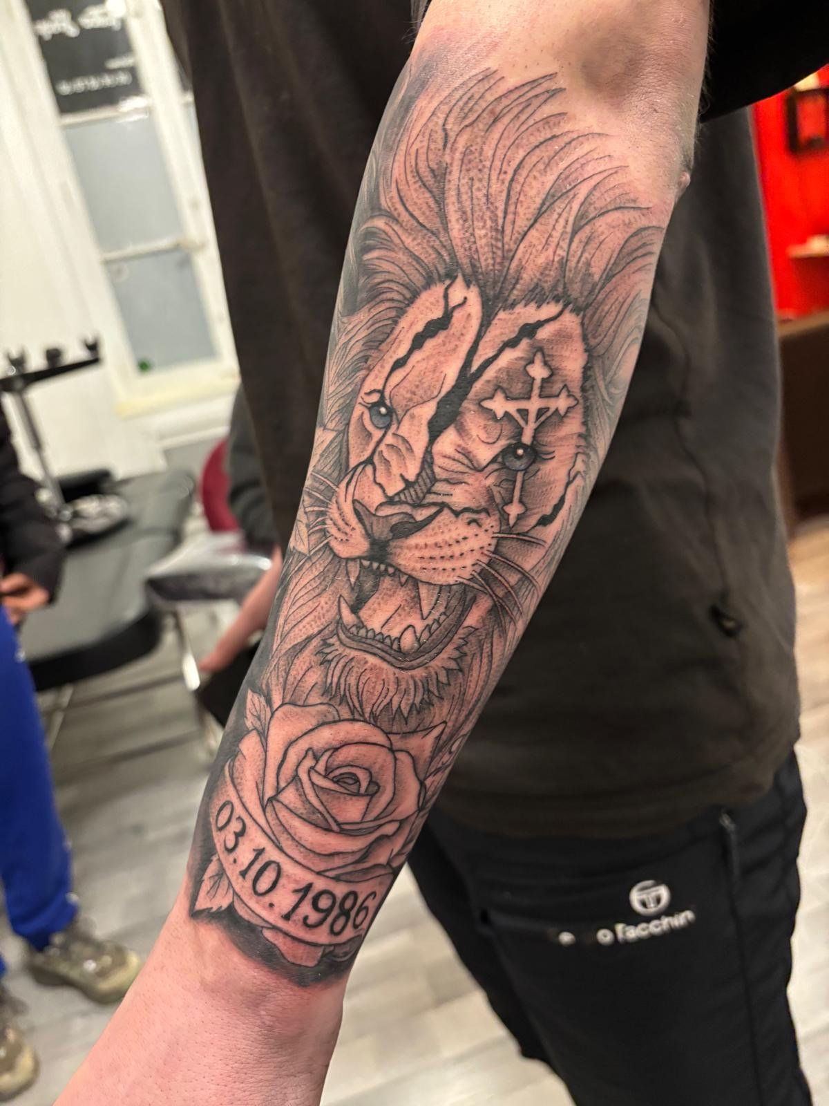 Tatouage L'Encre du Lyon